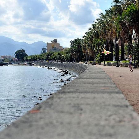 Home Square Milazzo Bagian luar foto
