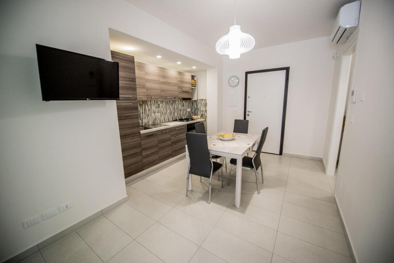 Home Square Milazzo Bagian luar foto