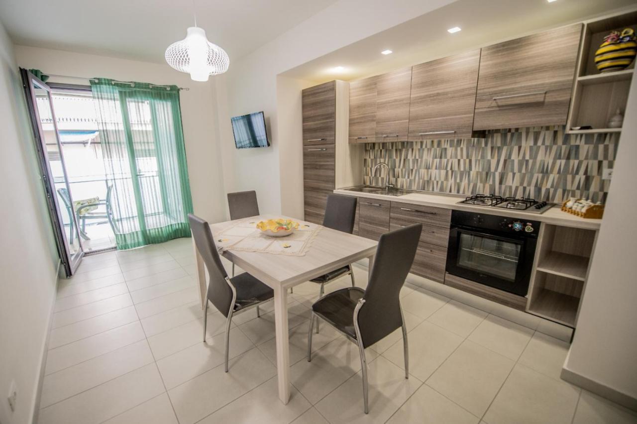 Home Square Milazzo Bagian luar foto