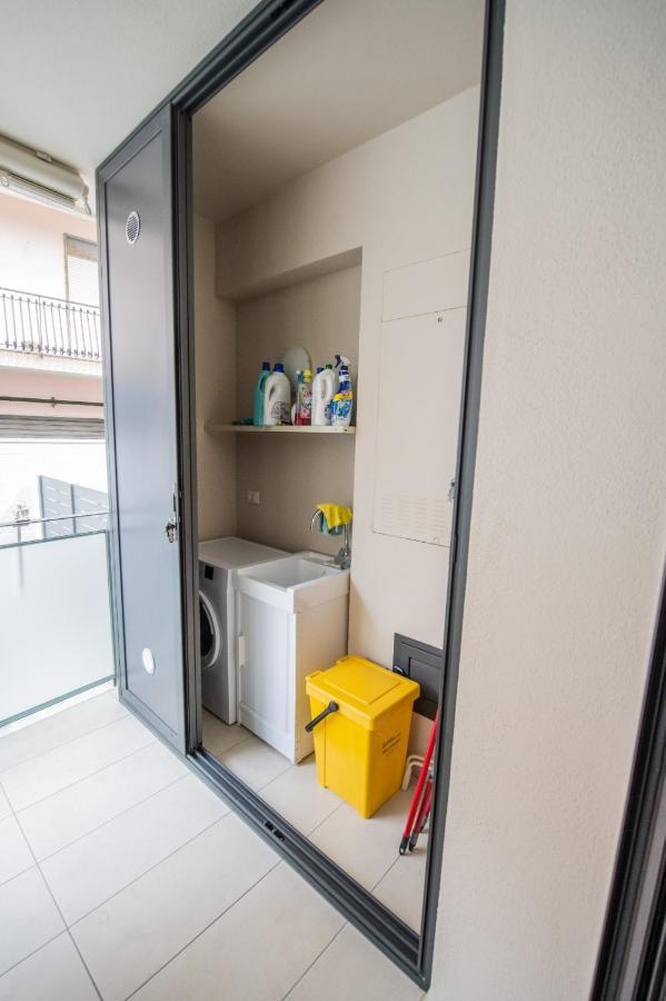 Home Square Milazzo Bagian luar foto